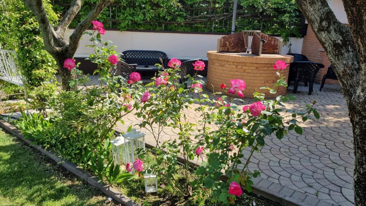 Fontana Oasis Apartments 카스텔누보델가다 외부 사진