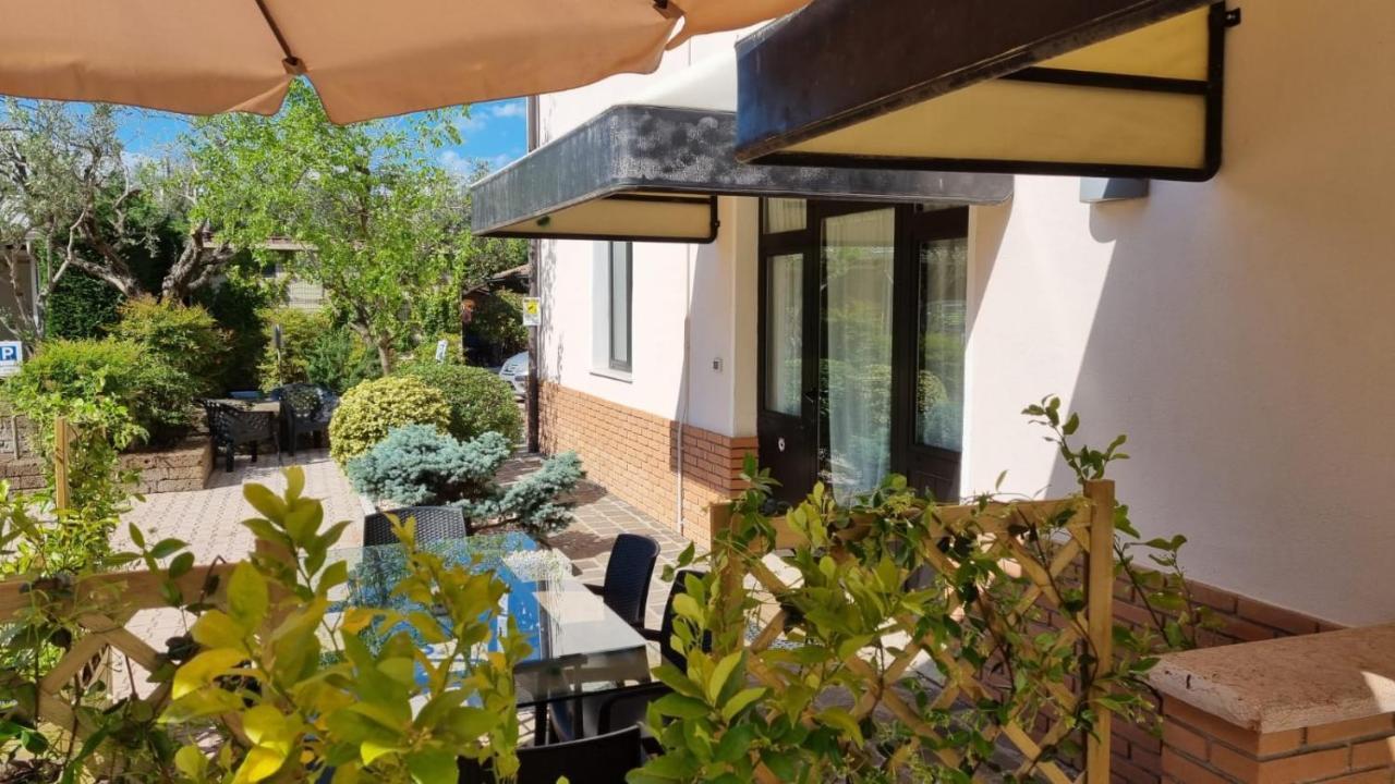 Fontana Oasis Apartments 카스텔누보델가다 외부 사진