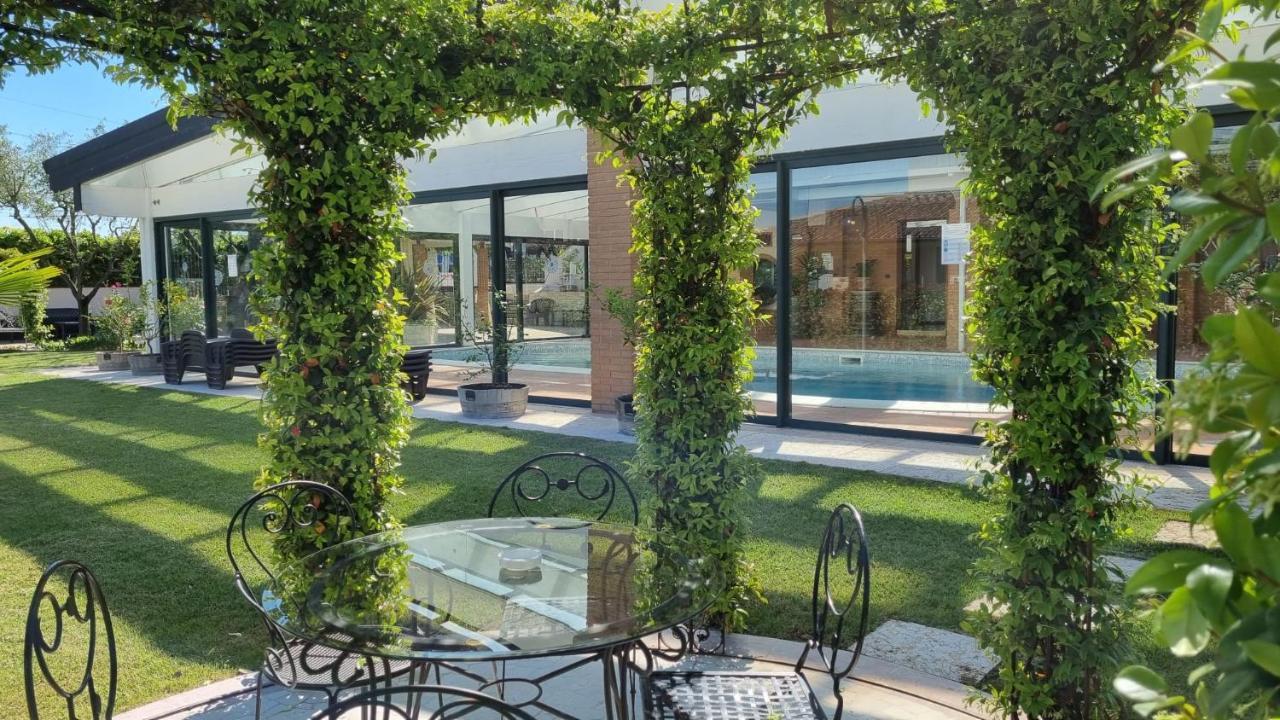 Fontana Oasis Apartments 카스텔누보델가다 외부 사진