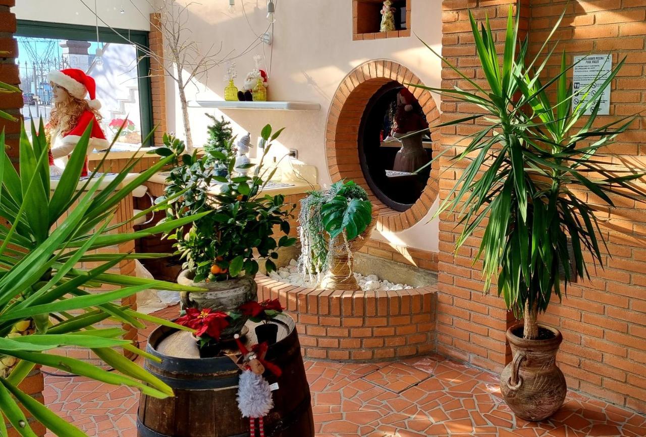 Fontana Oasis Apartments 카스텔누보델가다 외부 사진