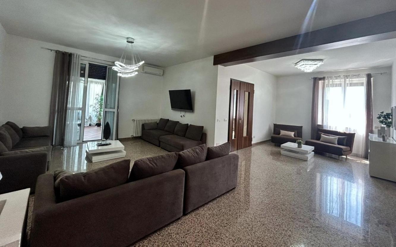 Fontana Oasis Apartments 카스텔누보델가다 객실 사진